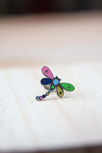 mini libélula esmaltada multicolor