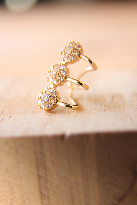ear cuff tres botones de circonitas