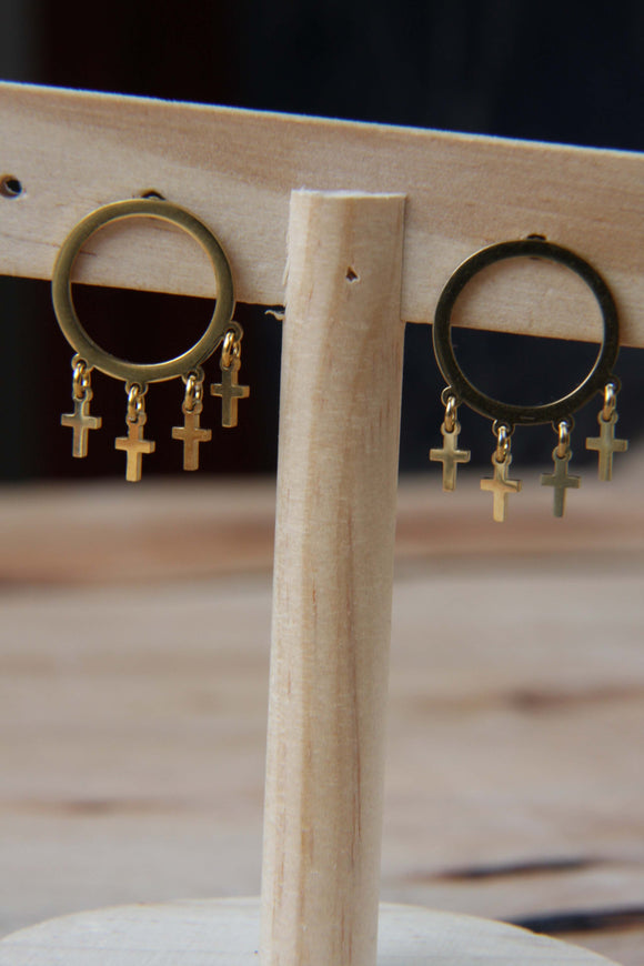 pendientes círculo con cruces