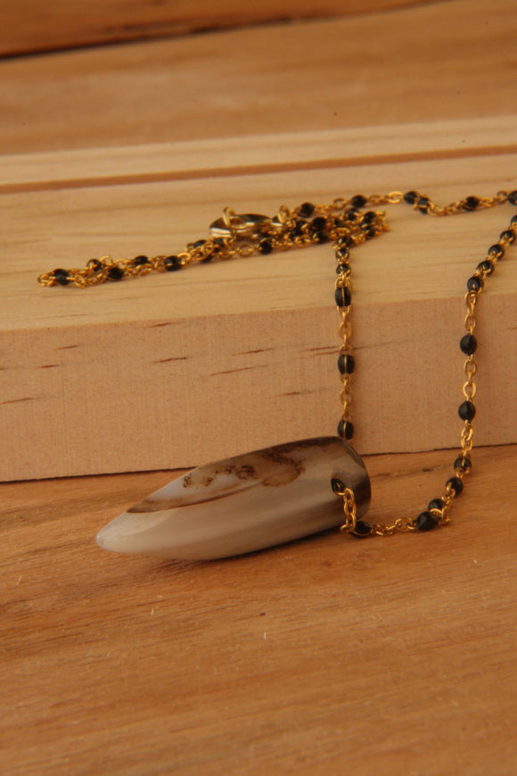 collar corto cuerno de ágata con cadena